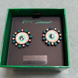 Betsey Johnson Glow In Dark Eyeballs Stud Earrings HALLOWEEN NWT